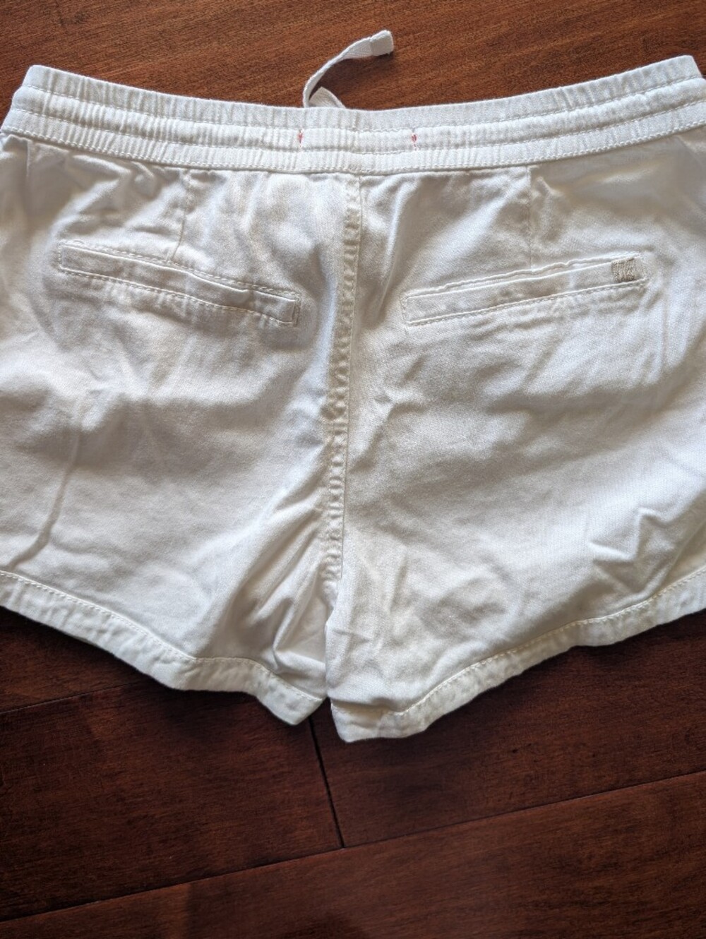 UNIONBAY White Elastic Waist Lounge Shorts with Red Brand Tag - Picture 3 of 3